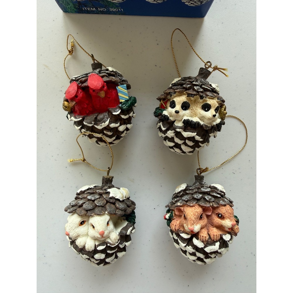 Vtg Set of 4 Woodland Christmas Pinecone Ornaments Cardinal‎ & Critters